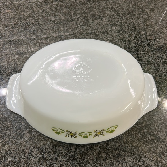 Vintage Meadow Green Anchor Hocking FireKing Oval Baking Dish. 433 - Picture 5 of 13